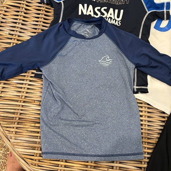 Boys rash guard bundle size small - Picture 4 of 9
